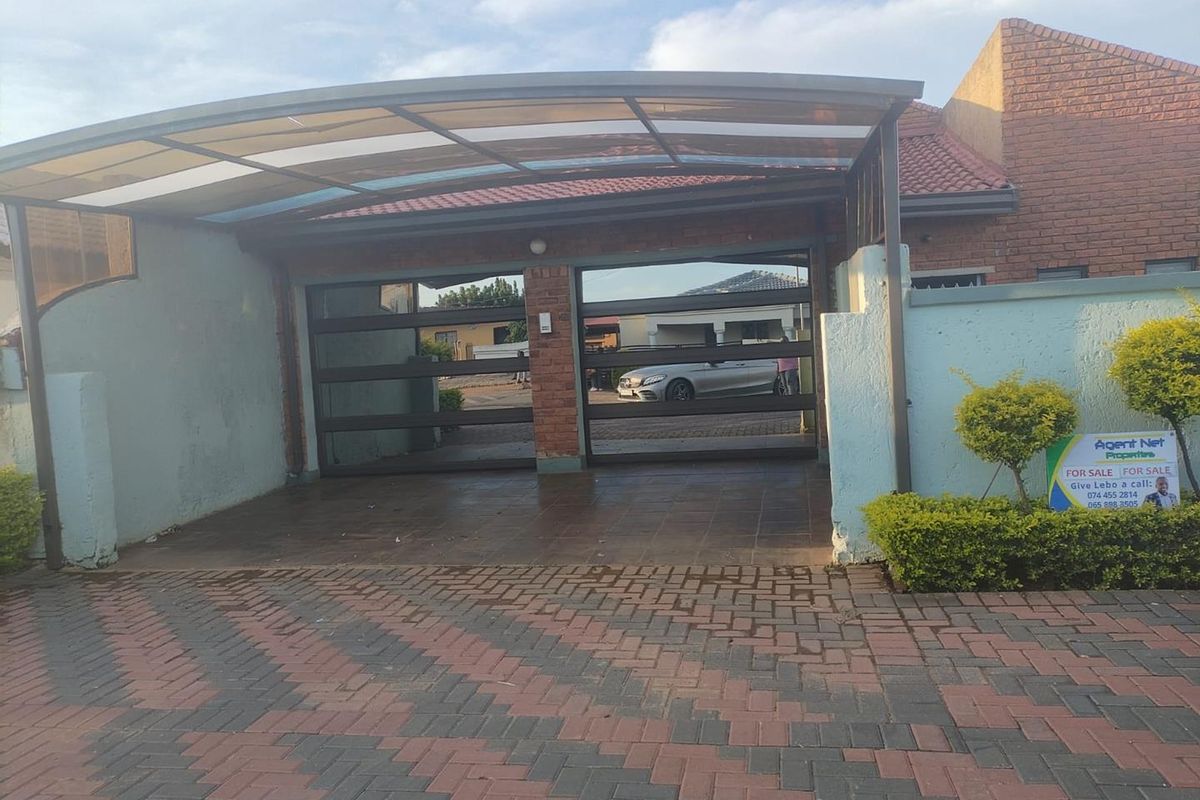 3 Bedroom in Mamelodi - Photo 2
