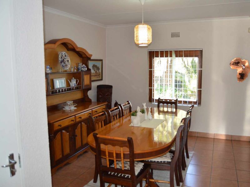 5 Bedroom Family Home For Sale in Brackendowns - Photo 6