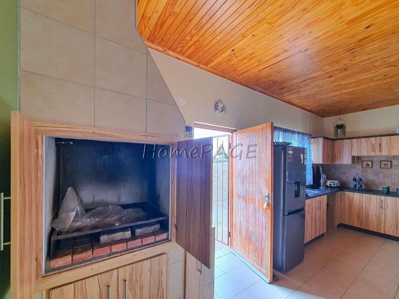 Ext 1, Henties Bay:  3 Bedr Townhouse is for Sale - Photo 10