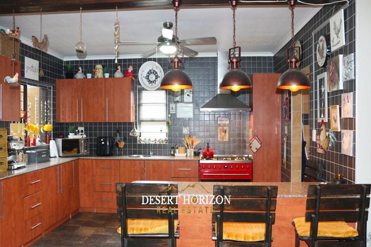 Walvis Bay ,Erongo | Beautiful spacious home with a flat - Photo 5