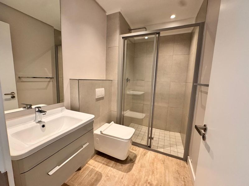 Modern one bedroom close to beach front - Photo 6