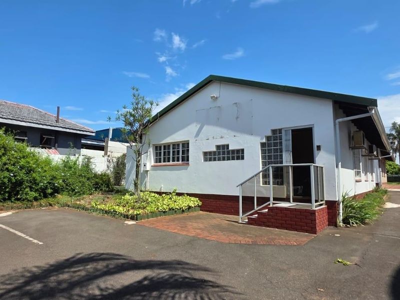 Commercial property for rent - Photo 2