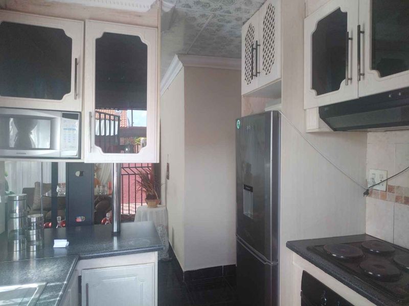 5 bedrooms house for sale Soshanguve FF - Photo 8