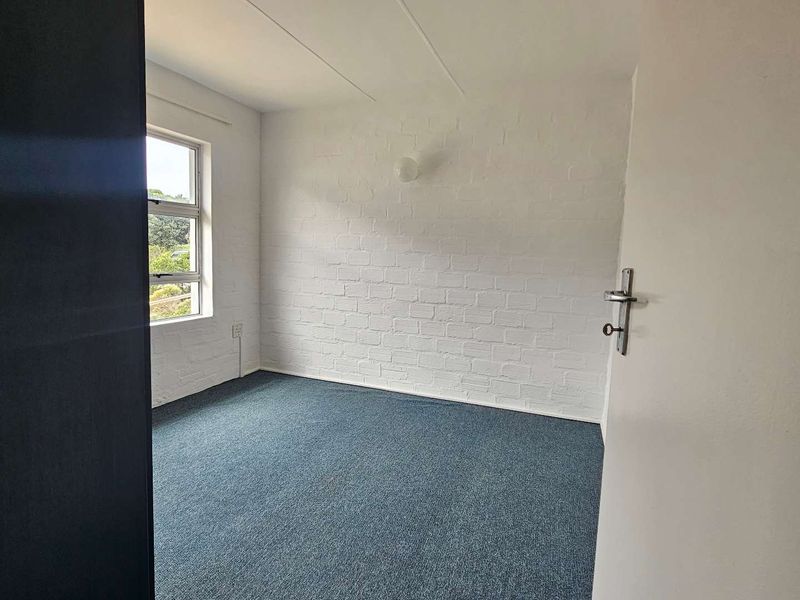 4 Bedroom house long term to rent in Bettys Bay - Photo 9