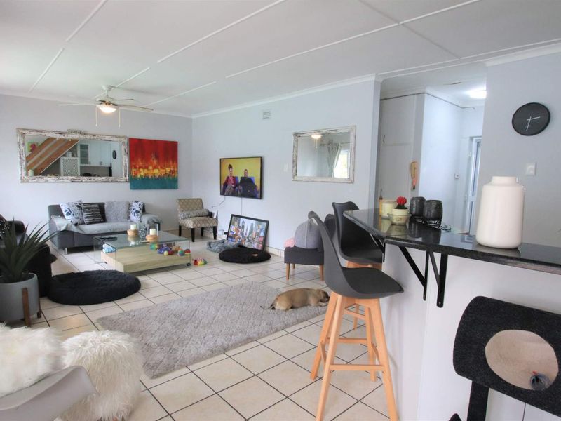 Pet friendly Garden Townhouse, with private pool within 500 meters of the Beach!! - Photo 4