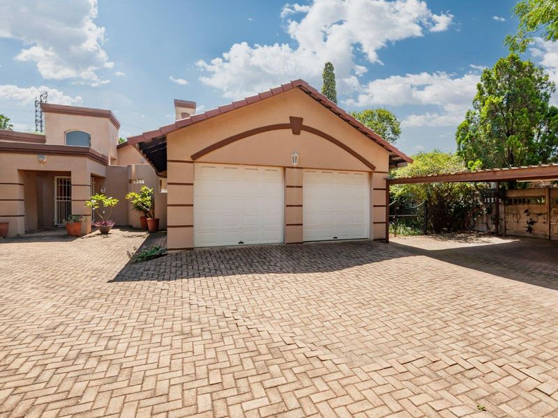 6 Bedroom House for Sale in Randhart - Photo 2