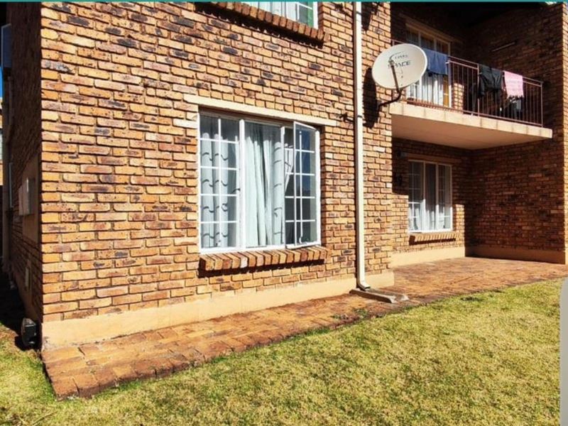 2 bedroom ground floor - Photo 2