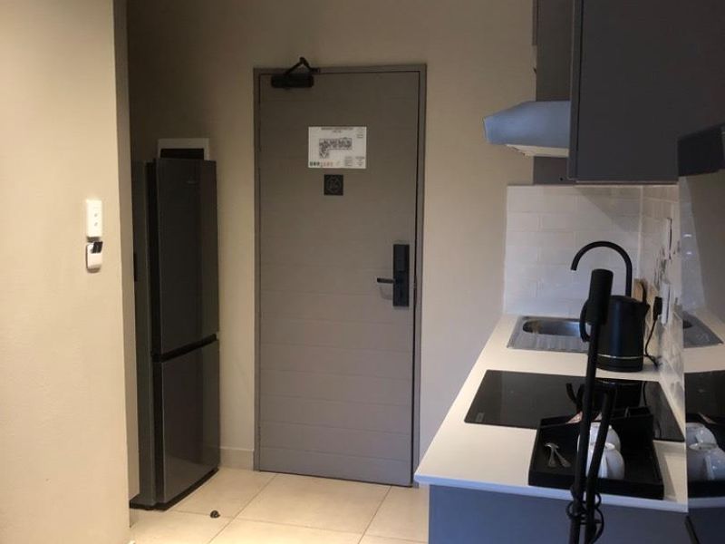 Stunning Fully Furnished Studio Apartment - Photo 8