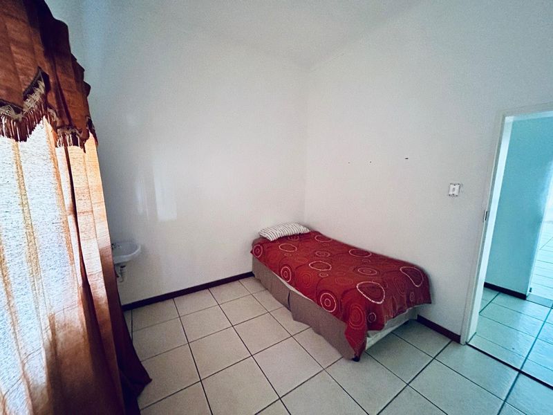 3 bedroom house with flatlet - Photo 10