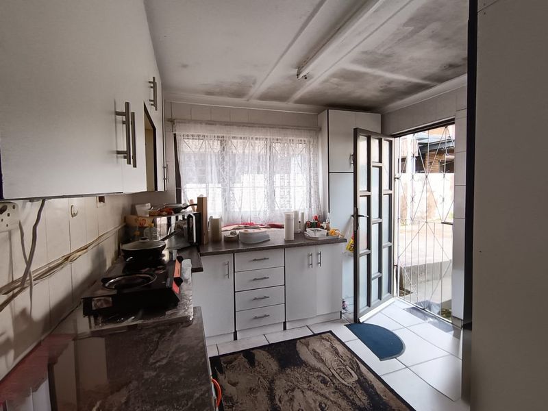 Convenient Location • Generous Space • Income Potential • Great Investment Opportunity - Photo 7