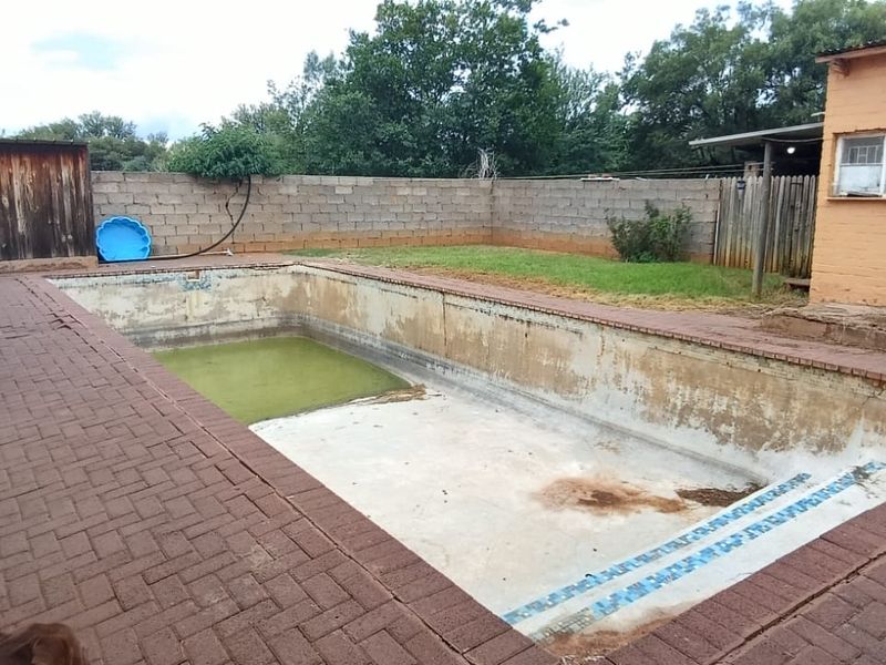 DESIGN YOUR OWN MILTIFARIOUS DUBBELSTORY HOUSE. STRONG WATER. LARGE WOKSHOP. VIEW  TO PLAN. - Photo 3