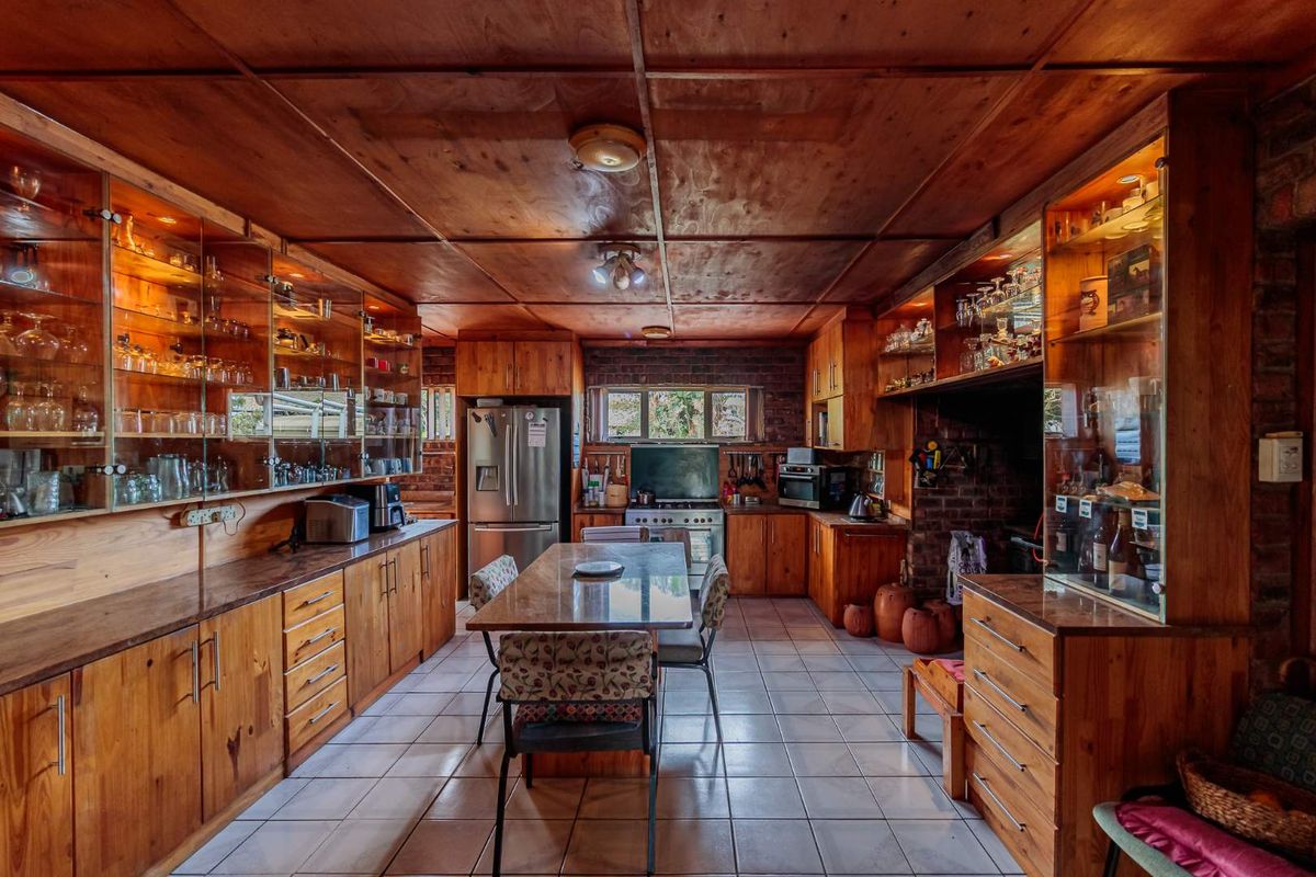 Family Home for Sale - Photo 5