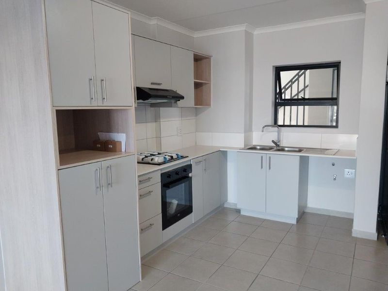 Newly built 1st floor apartment to rent in Langeberg Heights. - Photo 3
