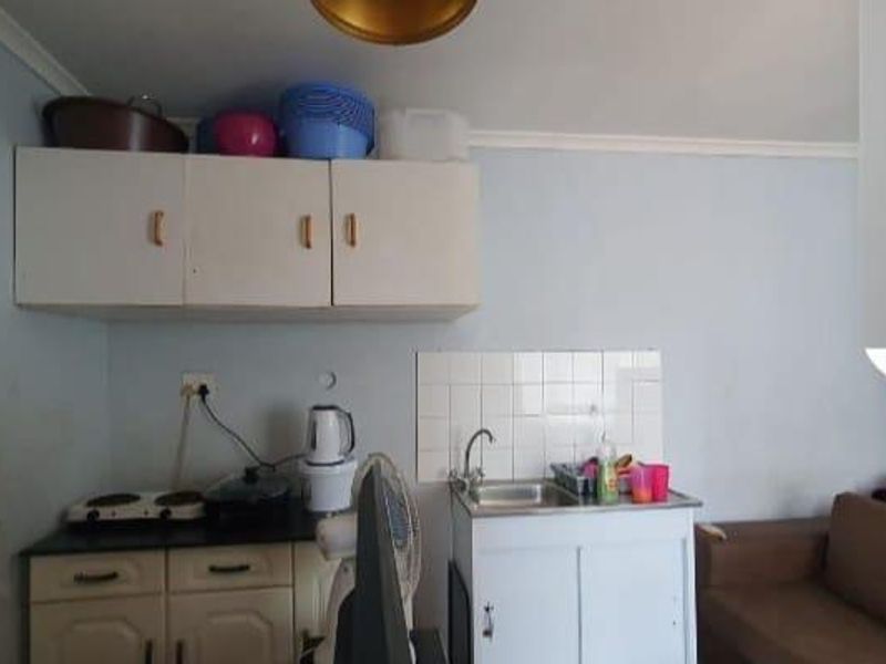 *Stunning 3 Bedroom House with 2 Bedroom Flatlet for Sale!* - Photo 9