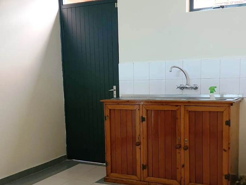 Retail Space Available for Lease – Ideal for Pharmacy or Small Retail - Photo 6