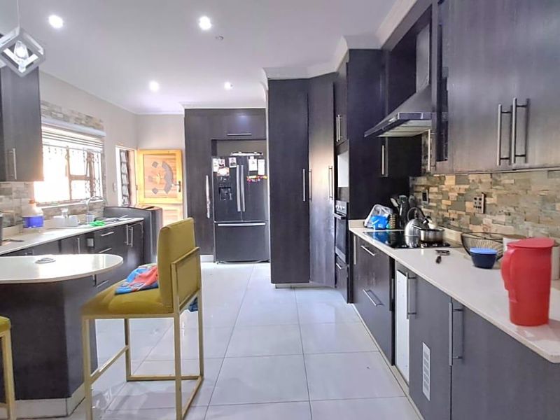 Welcome to your dream home! - Photo 8