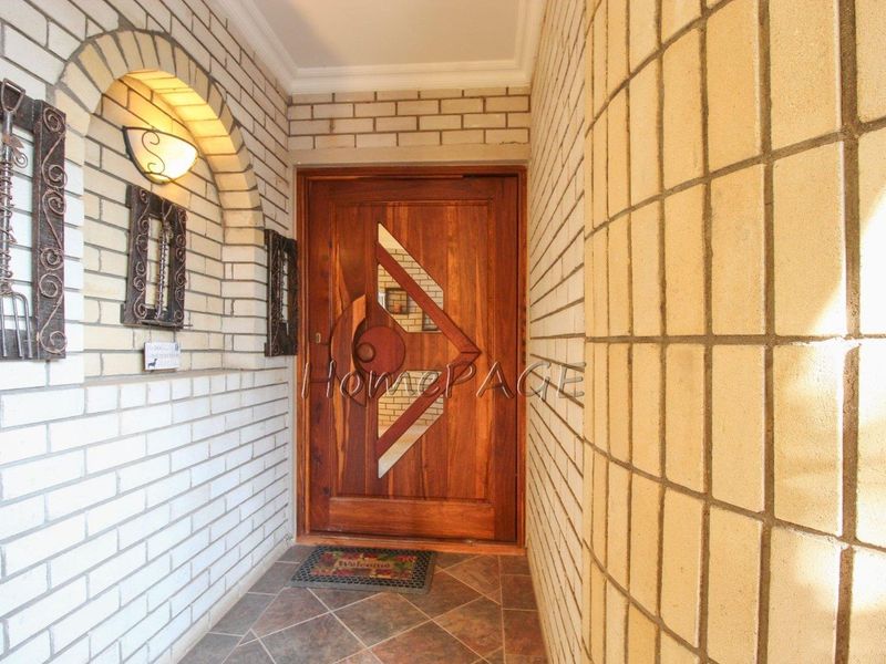 Ext 1, Otjiwarongo:  Stunning 4 Bedroom Home is for Sale - Photo 5