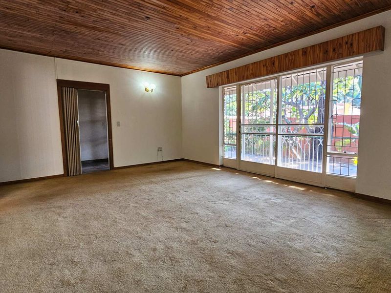 Huge House with Offices For Sale - Photo 7