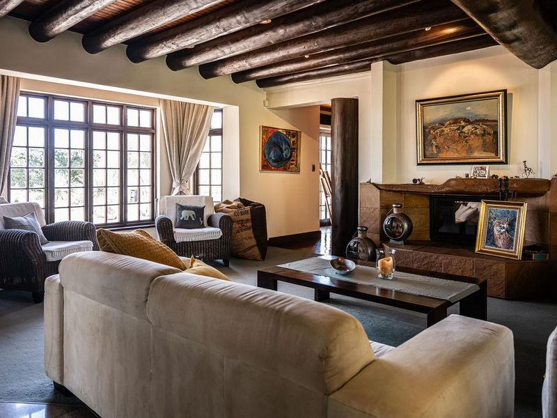 FOR SALE- MASSIVE 3 BEDROOM HOUSE WITH SEPARATE FLAT IN KRAMERSDORF, SWAKOPMUND, NAMIBIA - Photo 4