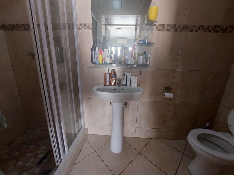 3 bedroom pioneers park  ext1 | Westvale - Photo 10