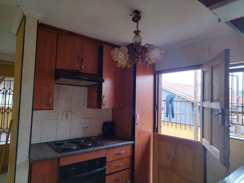 3 bedrooms house for sale in Soshanguve BB - Photo 9