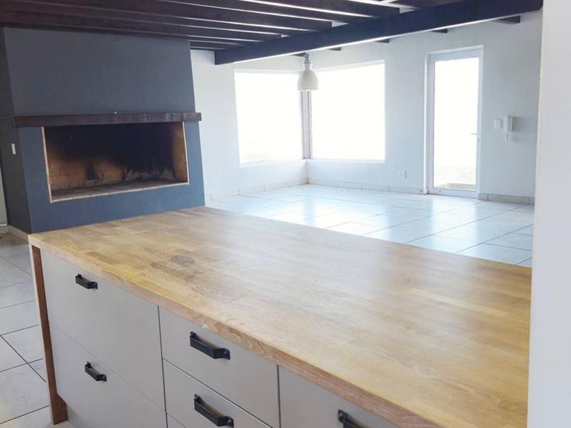 Swakopmund-To Let- N$31 000 - Photo 3