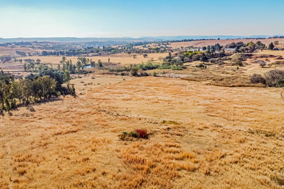 Escape the City Buzz: Invest in Muldersdrift’s Natural Beauty and Potential - Photo 5