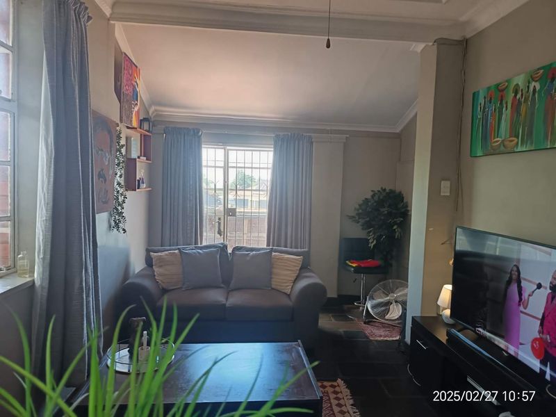 3 Bedroom House For Sale right behind UJ! (ready for students or family) - Photo 4