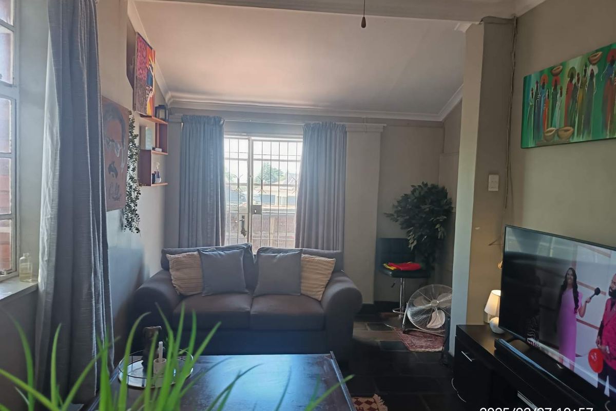 3 Bedroom House For Sale right behind UJ! (ready for students or family) - Photo 4