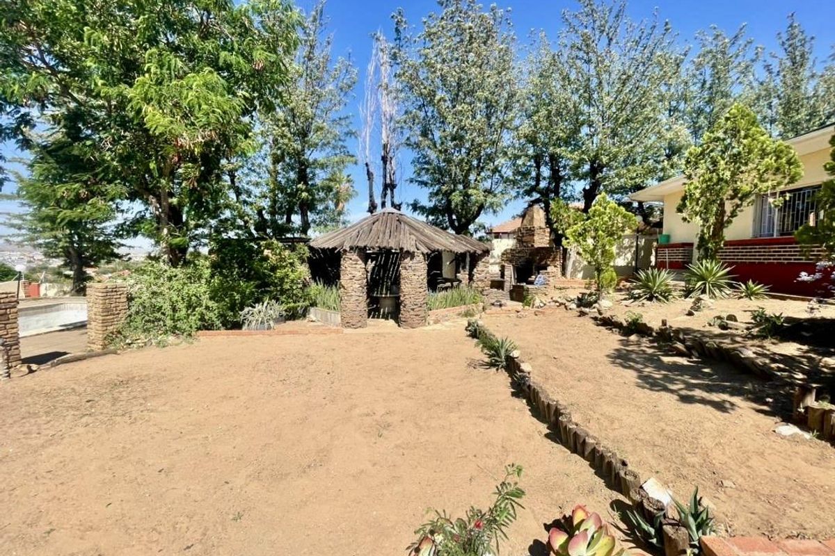 Calling Investor to turn this Prestigeous Property into a Cash Cow - Photo 3