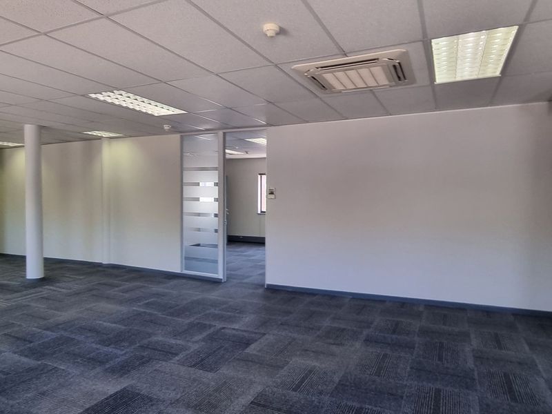 3 229m2 Waterfall Midrand Office/Warehouse Block To Let - Photo 4