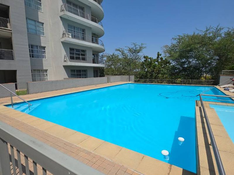 MAGNIFICENT FULLY FURNISHED 2 BED APARTMENT IN SANDHURST - Photo 2