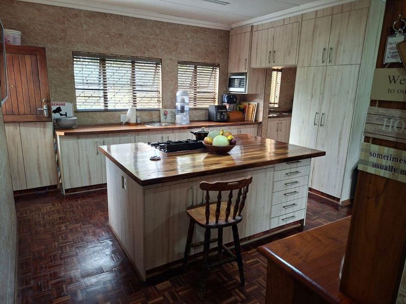 4 Bedroom House for Sale in Drakensview, Estcourt. - Photo 9