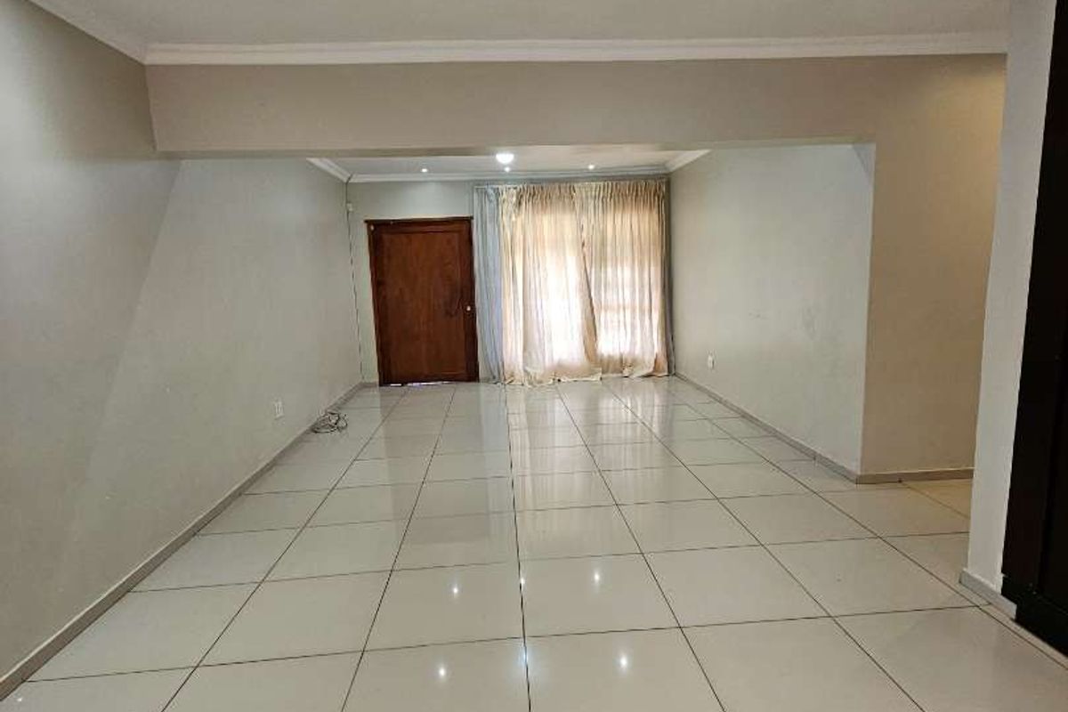 3 bedroom house in the heart of clarina - Photo 4