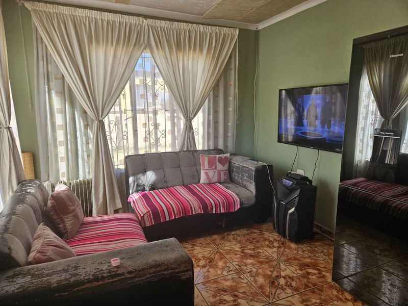 Home for sale - Photo 3