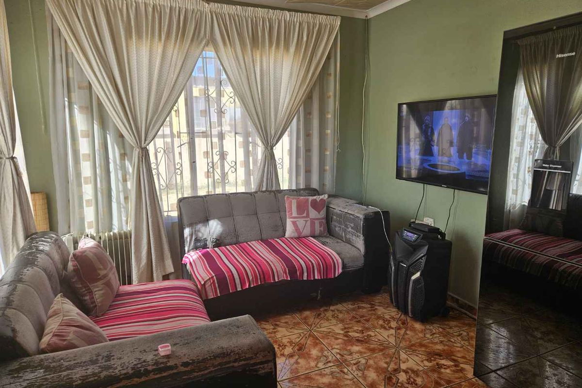 Home for sale - Photo 3