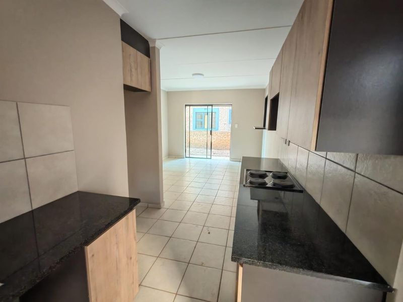 A SPACIOUS APARTMENT - Photo 6