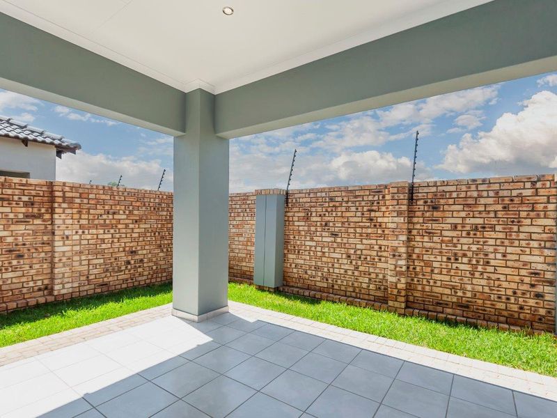 Facebrick simplex cluster only 4 in complex, Brand New so no Transfer Duties. - Photo 5