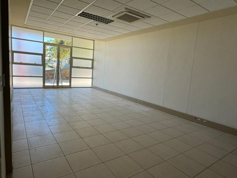 MODERN OFFICES TO LET - Photo 4