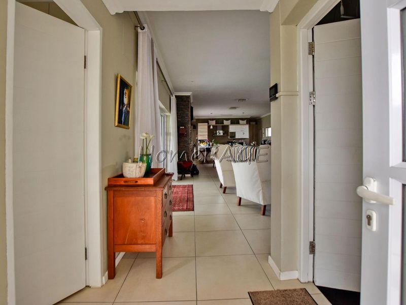 Dunes (Kramersdorf), Swakopmund:  Beautiful, Upmarket, Modern Home is for Sale - Photo 5