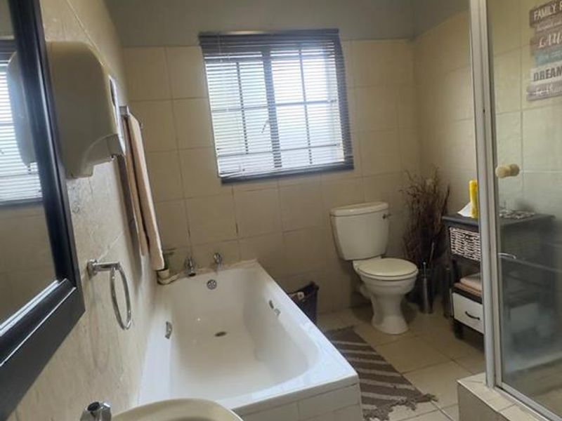 3 bedroom free standing house - Photo 6