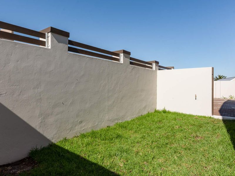 Stylish and Modern Living in a Secure Estate - Photo 9