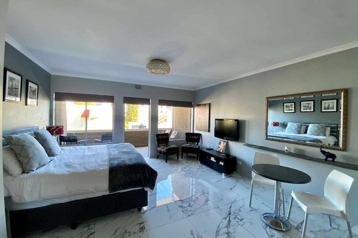 Top Floor Studio Apartment - Photo 4