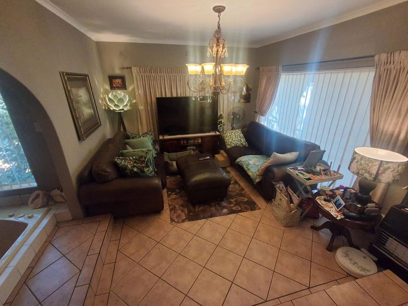 MODERN FAMILY LIVING WITH INCOME-GENERATING POTENTIAL IN MULBARTON - Photo 6