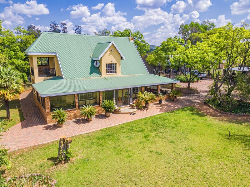Exceptional 44-Hectare Agricultural , Multiple living, Farm for Sale – Hekpoort - Photo 9