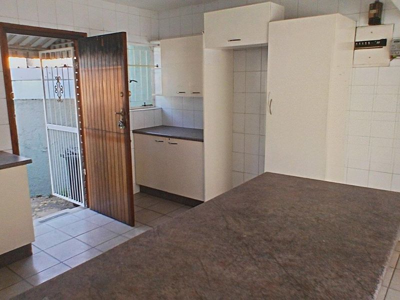 "Invest or Nest: Perfect Birchleigh Townhouse Awaits You!" - Photo 3