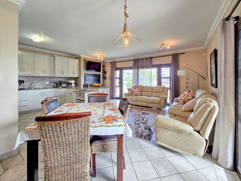 Dolphin Beach, Walvis Bay: Very neat duplex Townhouse is for Sale - Photo 9