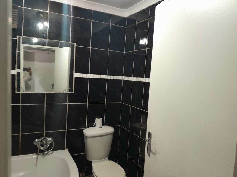 Beautiful face-brick 3-bedroom Home - Photo 10