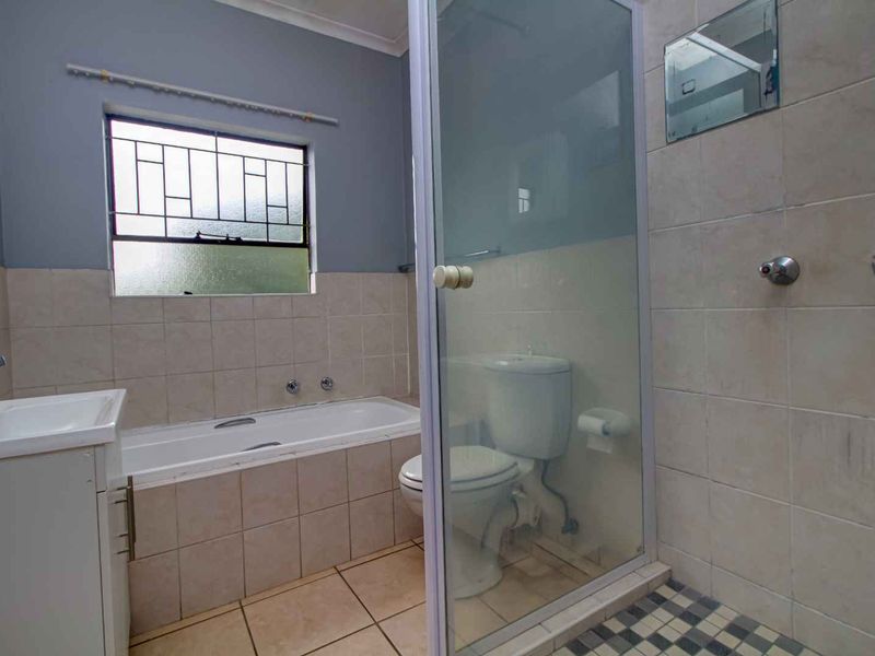 Secure Living Near Top Shopping & Entertainment Hubs - Photo 7