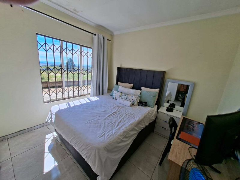 WELCOME TO YOUR NEW DUPLEX HOME - Photo 5